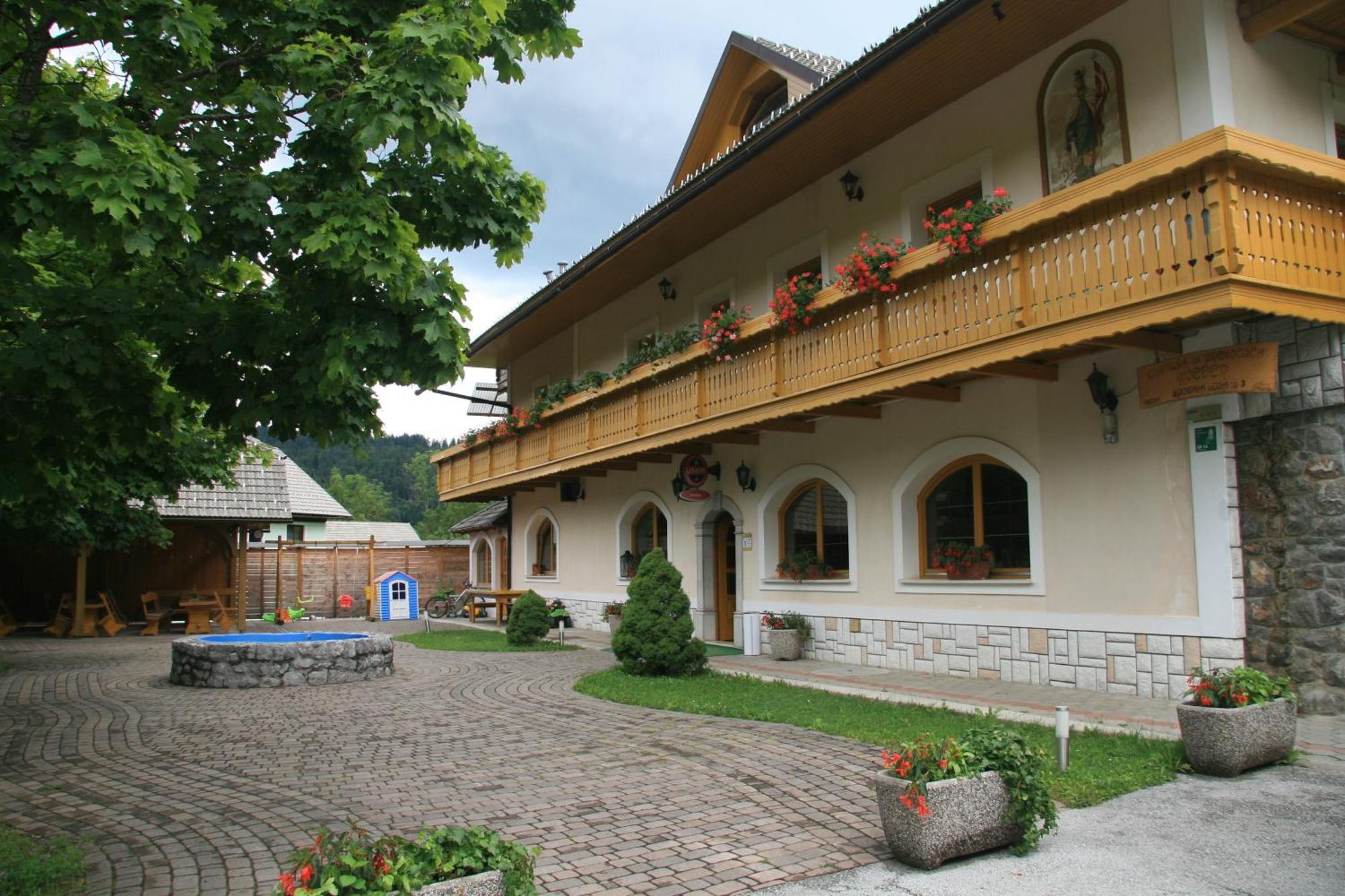 Guest House Kveder Škofja Loka Eksteriør bilde