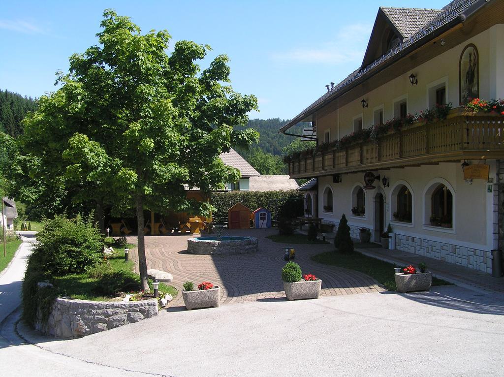 Guest House Kveder Škofja Loka Eksteriør bilde